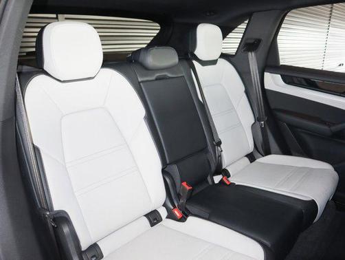 2024 Porsche Cayenne Cayenne