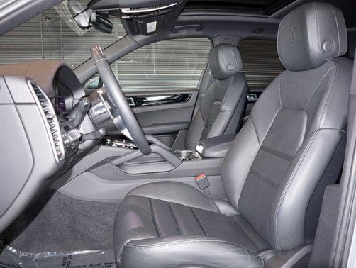 2023 Porsche Cayenne AWD