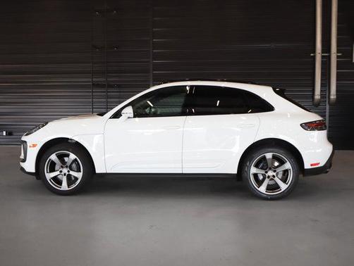 2023 Porsche Macan Base