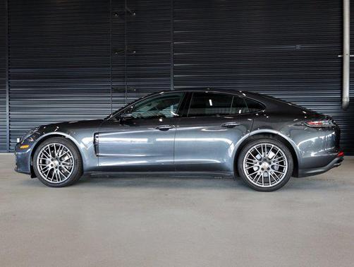 2022 Porsche Panamera Platinum Edition