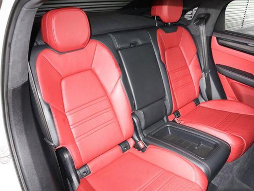 2022 Porsche Cayenne Turbo GT