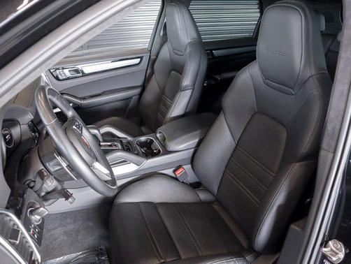 2022 Porsche Cayenne Turbo