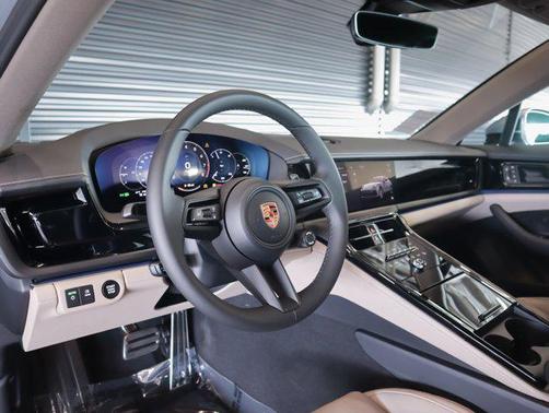 2026 Porsche Panamera 4 dr