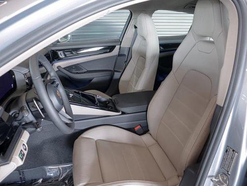 2026 Porsche Panamera 4 dr