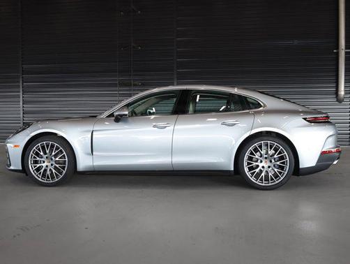 2026 Porsche Panamera 4 dr