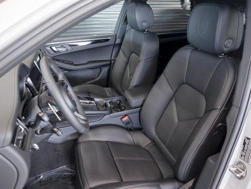 2026 Porsche Macan T