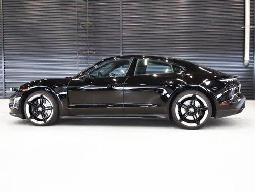 2021 Porsche Taycan Turbo