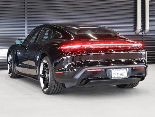 2021 Porsche Taycan Turbo
