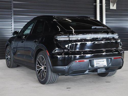 2025 Porsche Macan 4S