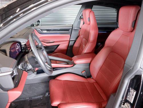 2025 Porsche Macan 4S