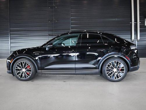 2025 Porsche Macan 4S