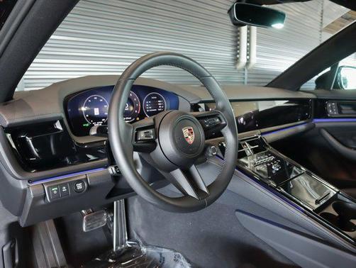 2025 Porsche Panamera RWD