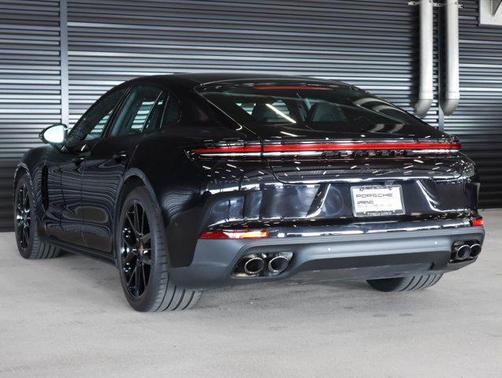 2025 Porsche Panamera RWD