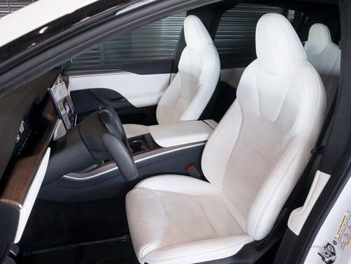Pearl White Multi-Coat 2022 Tesla Model X