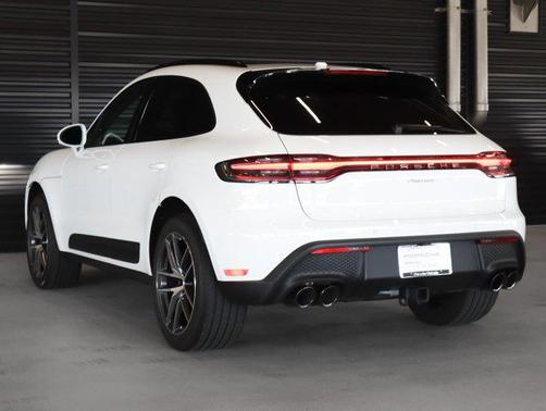 2025 Porsche Macan Base