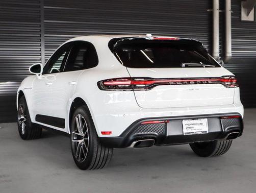 2025 Porsche Macan AWD