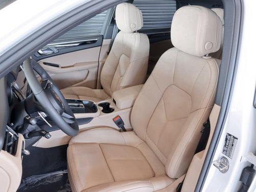 Carrara Wht 2026 Porsche Macan Macan