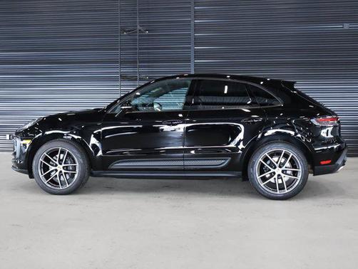 2025 Porsche Macan AWD