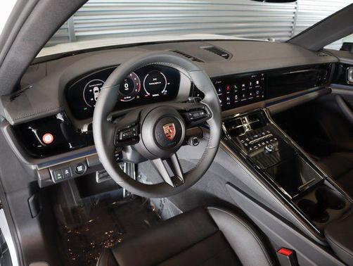 2025 Porsche Panamera 4