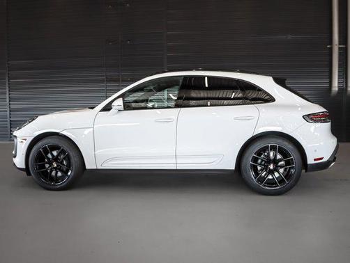 2023 Porsche Macan AWD