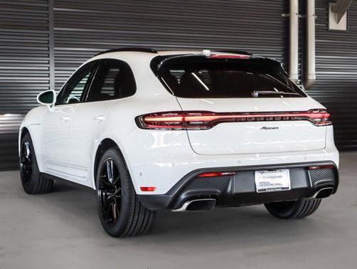 2023 Porsche Macan AWD