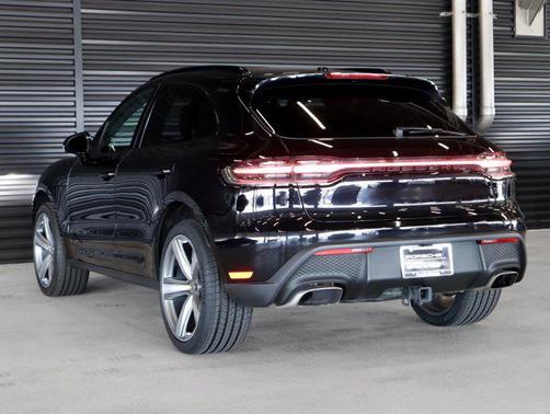 2023 Porsche Macan Base