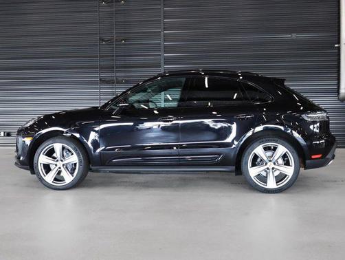 2023 Porsche Macan Base