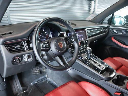 2024 Porsche Macan AWD