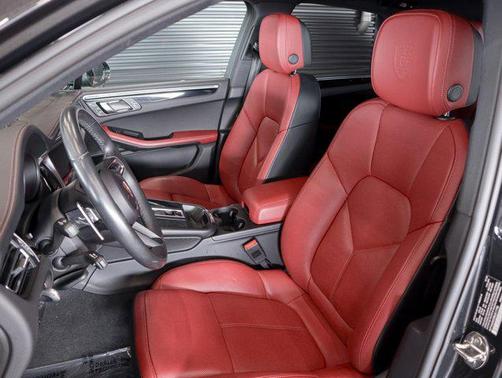 2024 Porsche Macan AWD