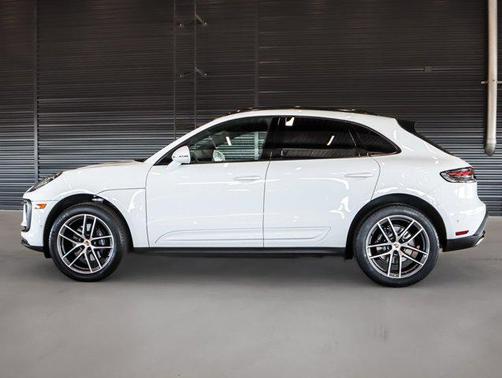 2022 Porsche Macan AWD