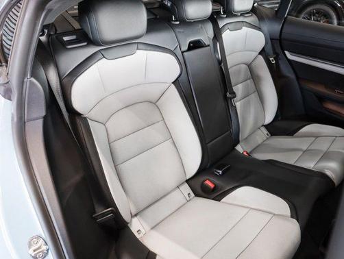 2025 Porsche Taycan RWD