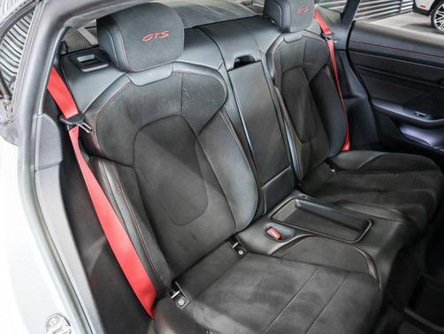 2022 Porsche Taycan GTS