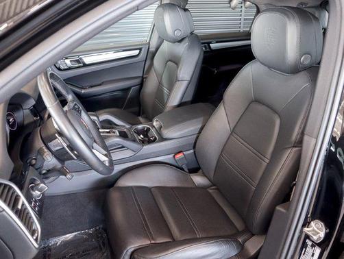 2022 Porsche Cayenne Platinum Edition