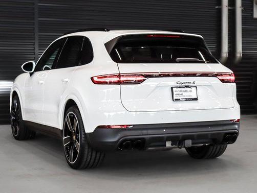 2023 Porsche Cayenne Platinum Edition