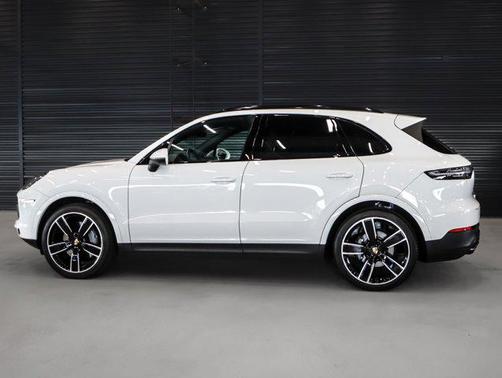 2023 Porsche Cayenne Platinum Edition