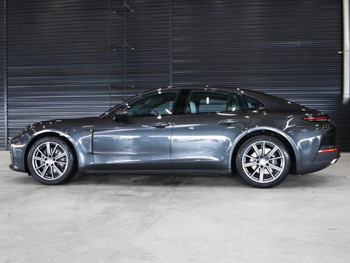 2026 Porsche Panamera 4 dr