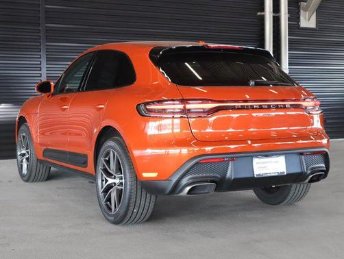 2025 Porsche Macan AWD