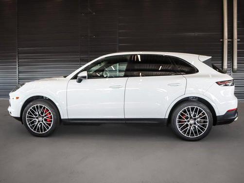 2022 Porsche Cayenne Cayenne