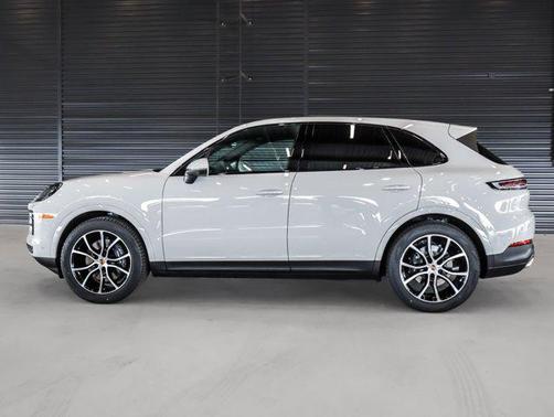 Chalk 2026 Porsche Cayenne Cayenne