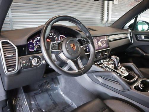 2022 Porsche Cayenne Platinum Edition