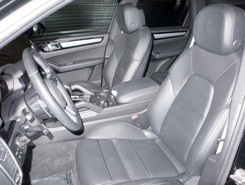 2022 Porsche Cayenne Platinum Edition