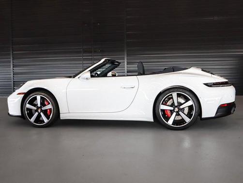 2026 Porsche 911 Carrera 4S Cabriolet