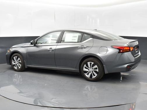 2025 Nissan Altima S FWD