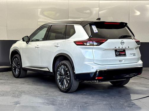 Everest White Pearl/Super Black 2026 Nissan Rogue Platinum