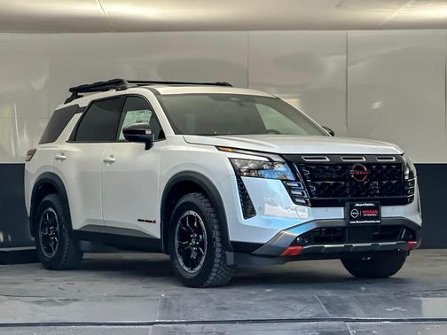 Everest White Pearl Tricoat 2026 Nissan Pathfinder Rock Creek