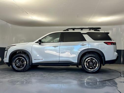 Everest White Pearl Tricoat 2026 Nissan Pathfinder Rock Creek
