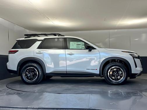 Everest White Pearl Tricoat 2026 Nissan Pathfinder Rock Creek