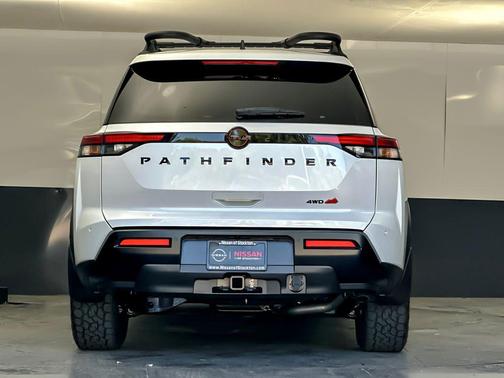 Everest White Pearl Tricoat 2026 Nissan Pathfinder Rock Creek