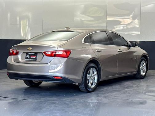 Mineral Gray Metallic 2023 Chevrolet Malibu FWD 1LT
