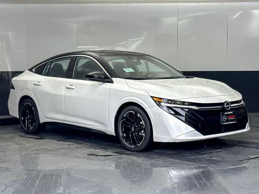 Aspen White/Super Black 2026 Nissan Sentra SR